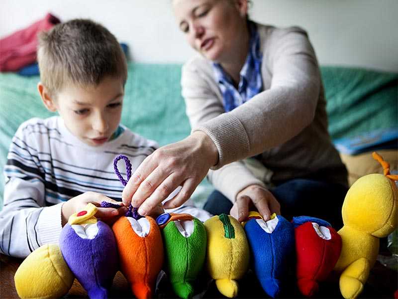 «уберите вашего ребенка!» можно ли семьям детей с аутизмом этого избежать | православие и мир