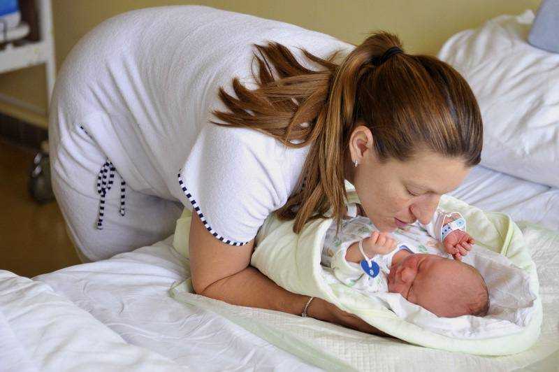 Правильный уход за новорожденным ребенком в первые годы его жизни