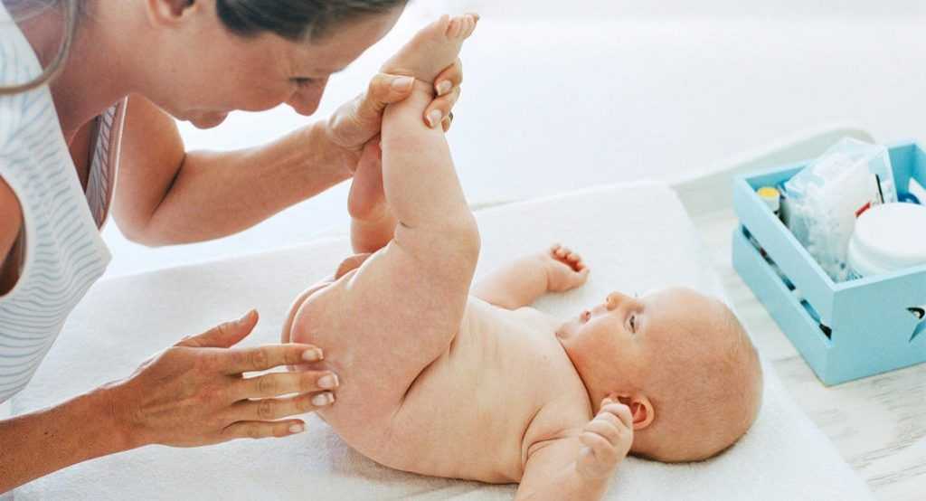 Что нужно знать о детском маникюре, чтобы избежать проблем с ногтями у малышей
