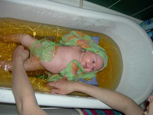 Первое купание новорожденного дома после роддома