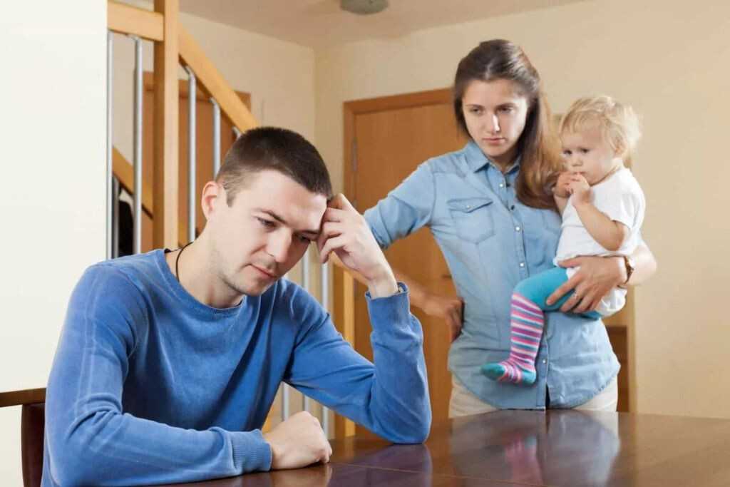 Развод и двое детей: с кем остаются дети