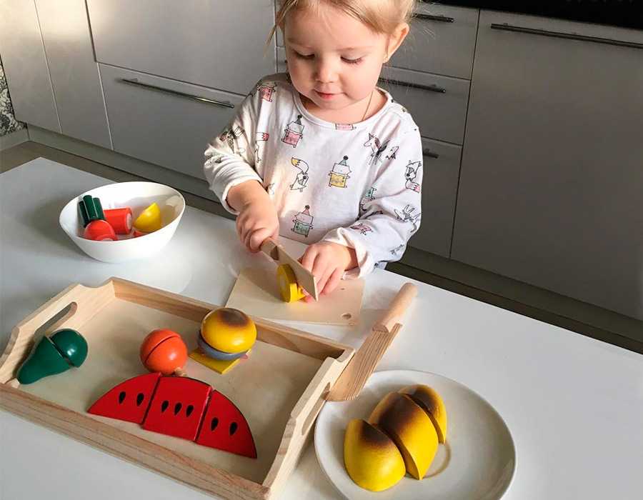 Монтессори-школа на кухне / веселые игры для малыша, пока мама готовит – статья из рубрики "правильный подход" на food.ru