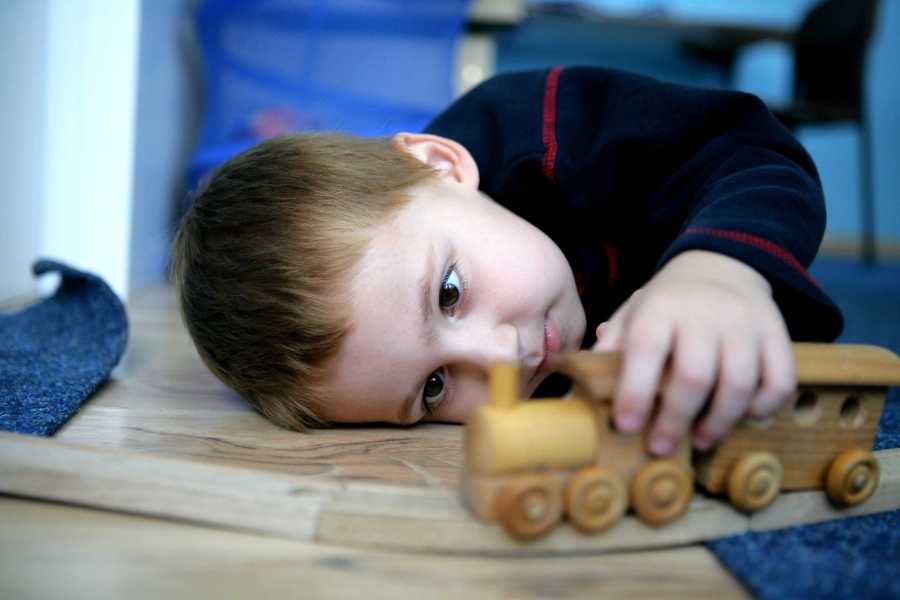 Детский аутизм. занятия с аутичным ребенком дома